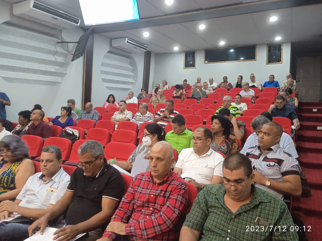 gobpinar's tweet photo. #PinardelRío | Tuvo lugar en la mañana de hoy el Consejo de Gobierno. Presentes, Miguel Mario Cabrera, Jefe de la Dirección de Cuadro del Estado y del Gobierno,la 1ra Secretaria del CPPCC Yamilé Ramos, el Gobernador Eumelin González y demás participantes.

#ConTodosLaVictoria https://t.co/KMfgXF66Et