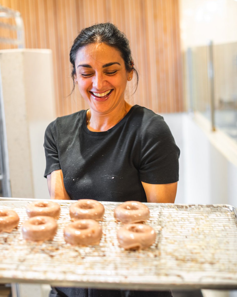 SidecarDoughnts's tweet photo. Serving up smiles bright and early this morning! What flavors are making your day lately? #SidecarDoughnuts https://t.co/dqjX9Ajps1