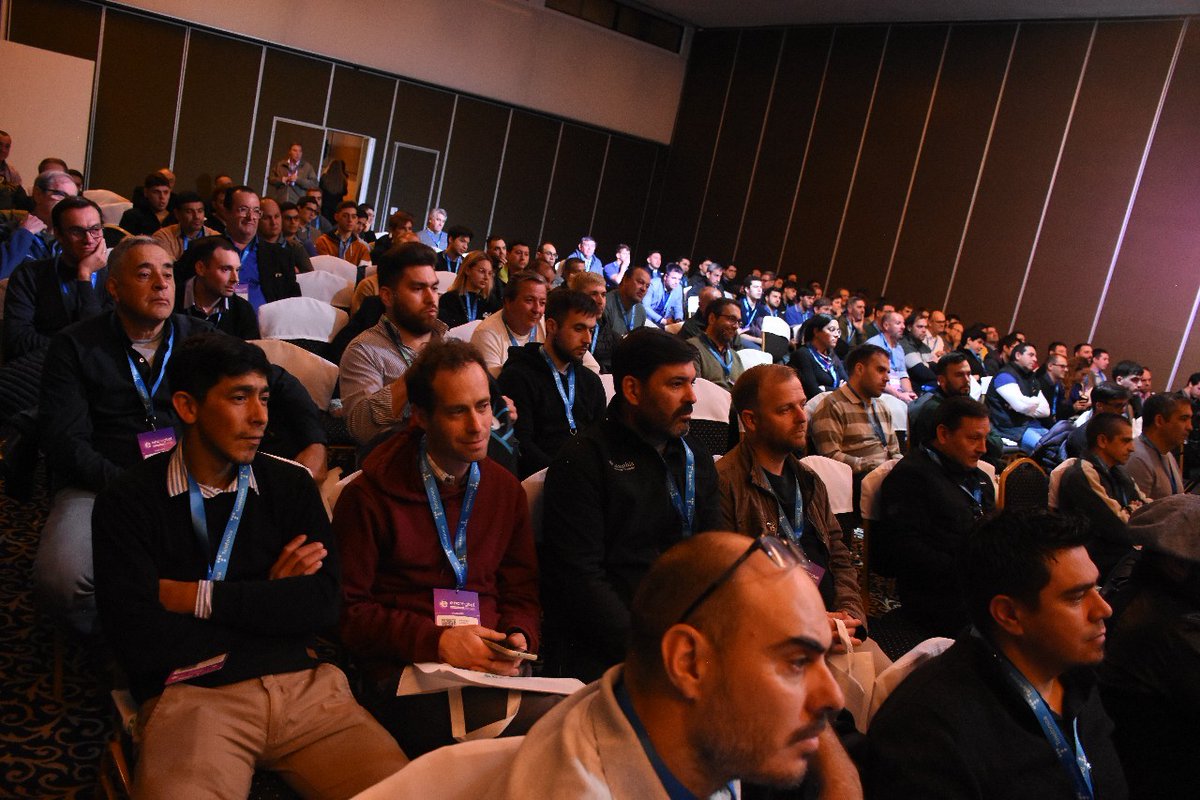 STGSantaFe's tweet photo. 💬 Ante un auditorio de más de 700 personas, afirmó que el programa del @gobsantafe "es el más ambicioso a nivel gubernamental en América Latina”. https://t.co/coXIvG5HFr