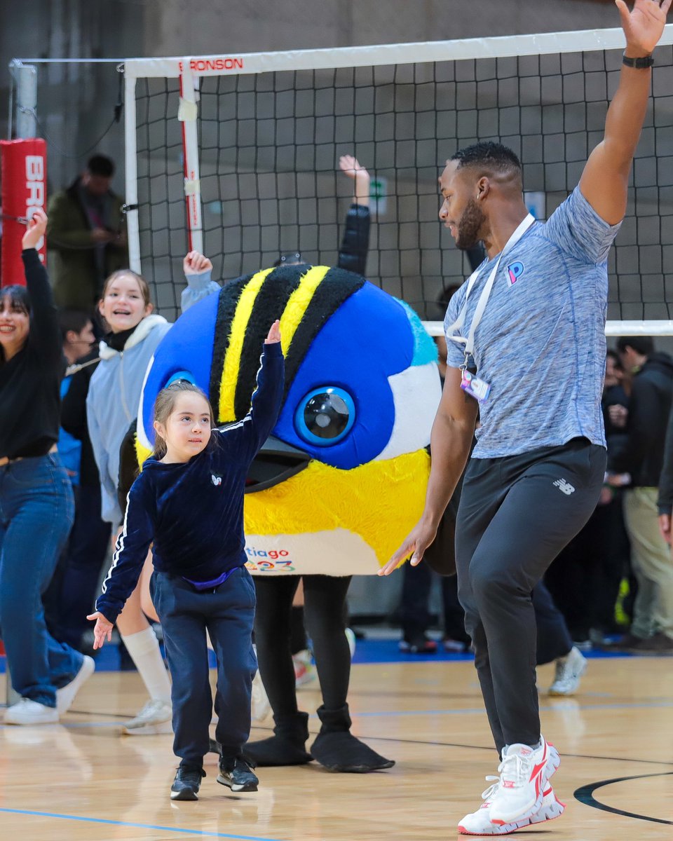 santiago2023's tweet photo. ¡HERMOSO DÍA! 🤩❤️

Comenzamos la jornada en el polideportivo de La Pintana en el marco de la celebración de los #100Días para los Juegos Panamericanos y Parapanamericanos #Santiago2023🇨🇱. https://t.co/doVXUOZFVk