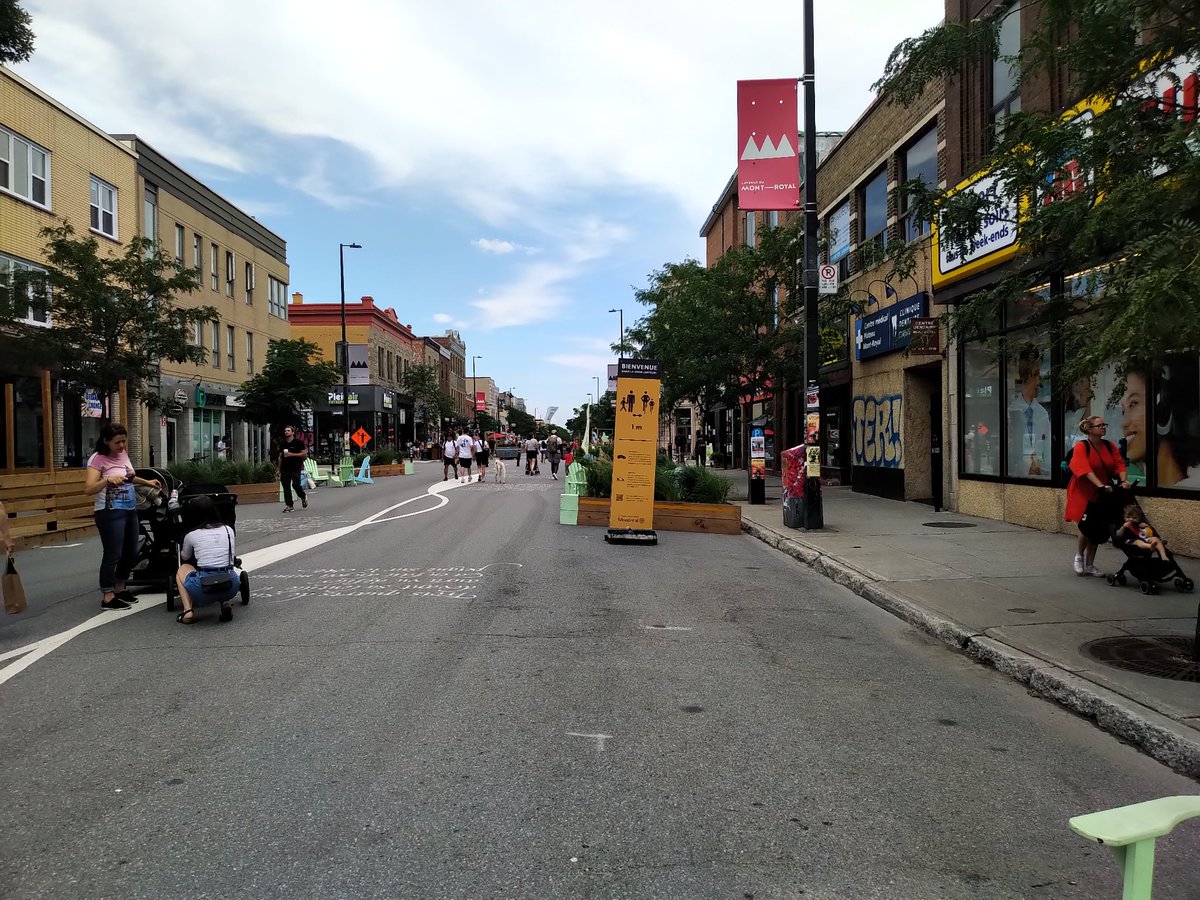 jenccrane's tweet photo. Re the supposed #anglicization of Montreal. On pedestrianized Mount Royal Avenue. Yes, lots of English, but no English-speaking Quebecer would mistake these accents for our own. #tourismhappensinEnglishtoo #polqc #QcAnglos https://t.co/m4UDOkvlmF
