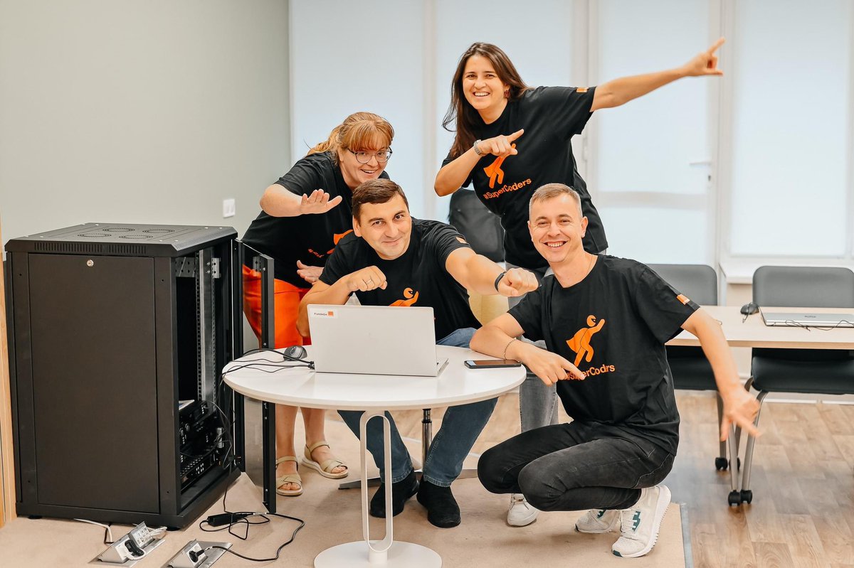crmindrescu's tweet image. WOW🤩 WOW🤩 WOW🤩
Doing coding has never been so tempting as it is today at @OrangeMD Digital Center ✨
Another generation of #SuperCoders raising & ready to rock the digital era 
m.facebook.com/story.php?stor…