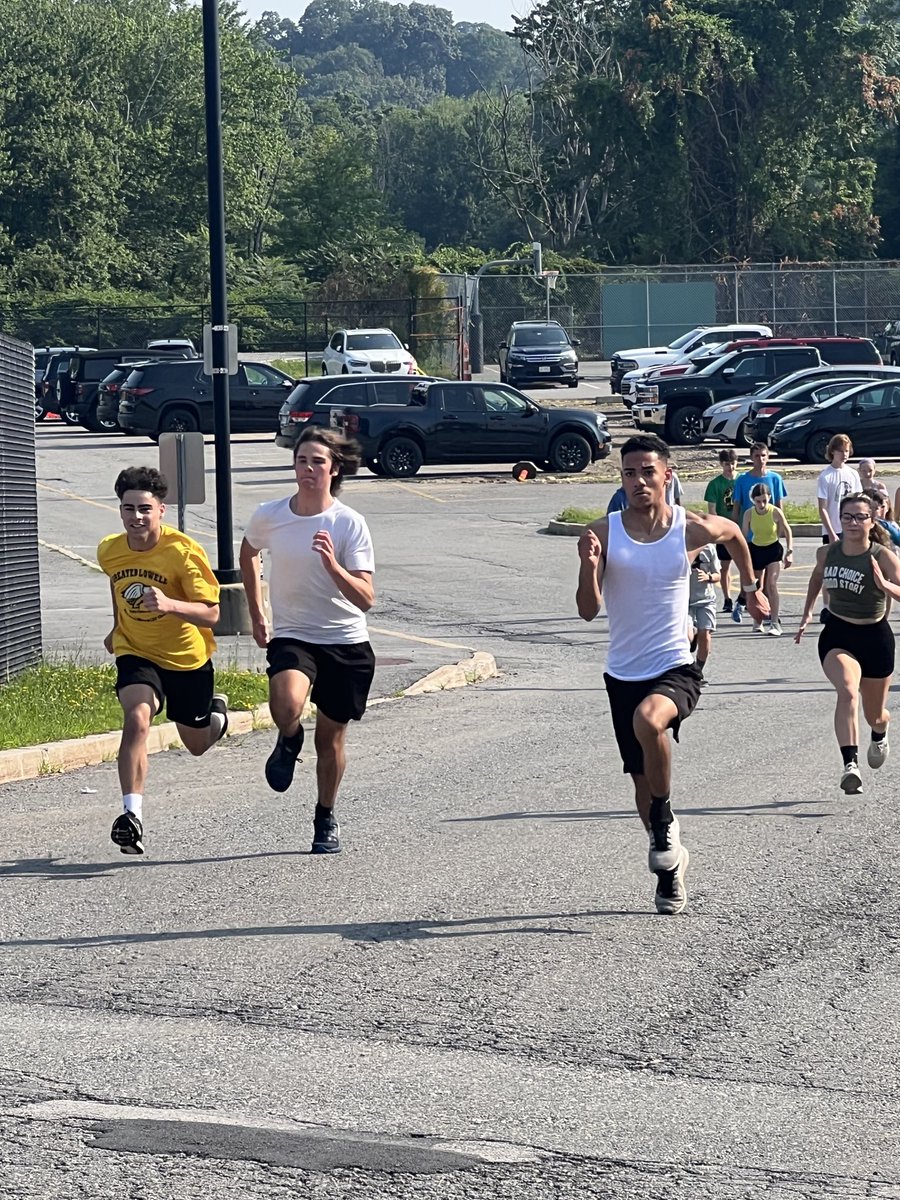 XC_Project's tweet photo. It’s Go Time at the Speed Project today. Hill running helps athletes make improvements in their form. #Wednesdayhillday #Speedproject https://t.co/Qc6F20hE0d