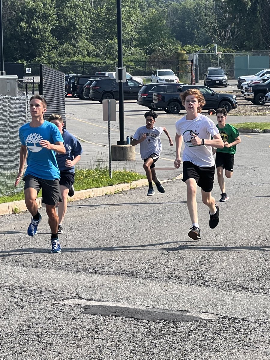 XC_Project's tweet photo. It’s Go Time at the Speed Project today. Hill running helps athletes make improvements in their form. #Wednesdayhillday #Speedproject https://t.co/Qc6F20hE0d