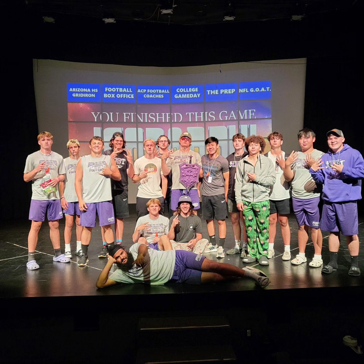 chrisrpj's tweet photo. Thank you @AY_BILT and Cal Lutheran for hosting our football camp! Words cannot describe how much this camp brought me, my teammates, and my coaches together. Memories that will last forever. Came up the mountain as Knights, came down the mountain as family!! #jUSt #Family https://t.co/XycgAASpJc