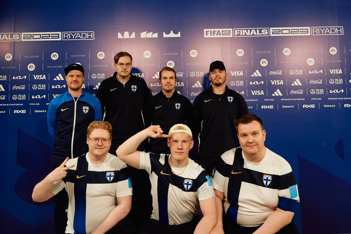 MakezCR's tweet image. Through to knockouts after a big step up on day 2!

LETS GO 🇫🇮

#FeNC @FIFAe