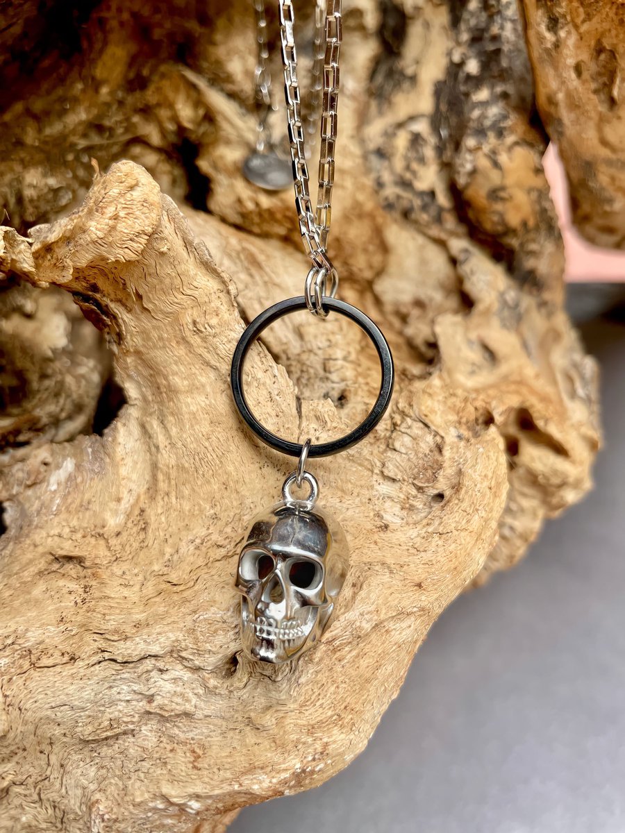 IOFHM's tweet photo. IOFH LUXURY MEN
Maxi collar en acero inoxidable con dije de calavera 💀 y anillo en color negro . #jewellery #diseñomx #diseñomexicano #iofh #luxury #jewelry #jewellerydesign #stylemen https://t.co/hRigdwDnn0