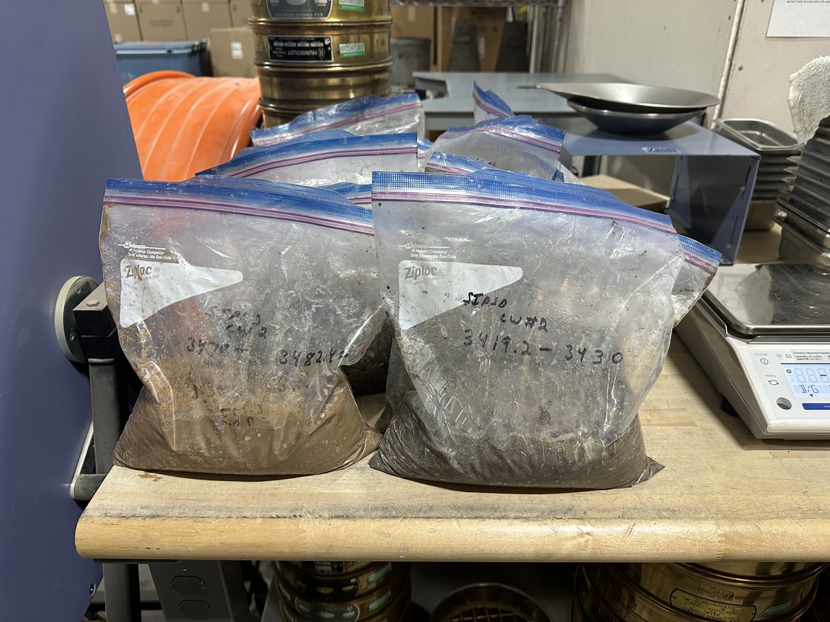 Kyle_Turner_'s tweet photo. Samples collected from 3,500 feet. Not many get to see this. #Terracon #Bluffton does.

#SoilTesting
#LabTesting
#SieveAnalysis
#MaterialsTesting
#DirtLife https://t.co/GO1wIIy0QI