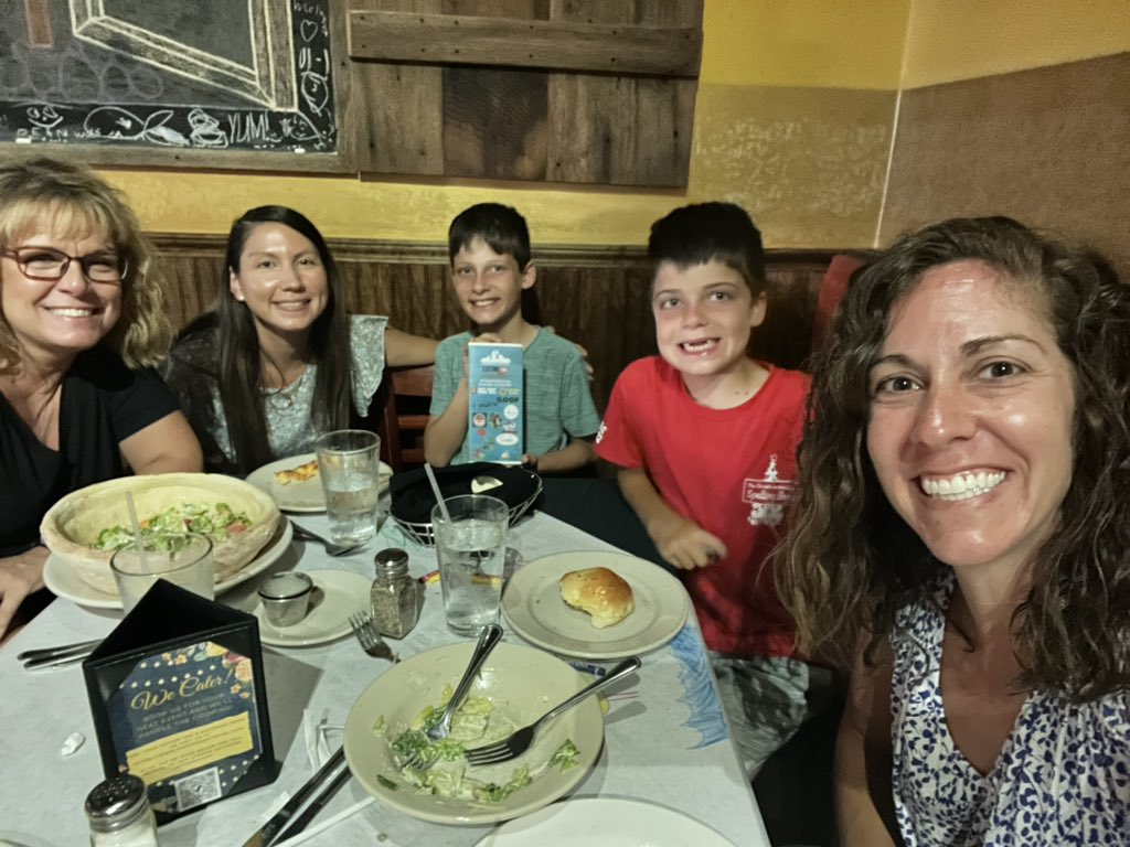 mbhouston05's tweet photo. Eating for Education starts today! I enjoyed my lunch dates at Giadas! #eatingforeducation @kvillechamber21 @SedgeGardenES @wsfcs @Carahi @atreeves https://t.co/pOusQb7g1A