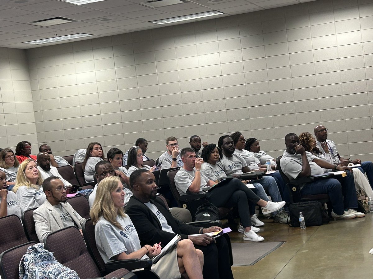 bmm628's tweet photo. @JEFCOED @JanetHagood1 @jlmaye_maye #LeadingIntentionally 
Federal Programs Session!!! https://t.co/9ug7ZHpqDV