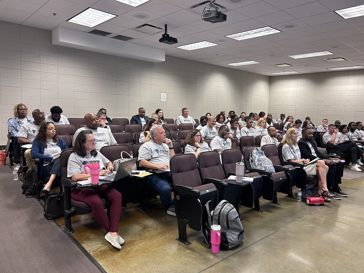 bmm628's tweet photo. @JEFCOED @JanetHagood1 @jlmaye_maye #LeadingIntentionally 
Federal Programs Session!!! https://t.co/9ug7ZHpqDV