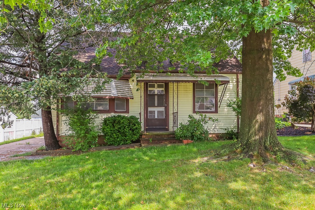 whitedestates's tweet photo. Here's a listing you won't want to miss! #realestate #homesforsale  https://t.co/vOjDswh0hV https://t.co/zlerbicGW8