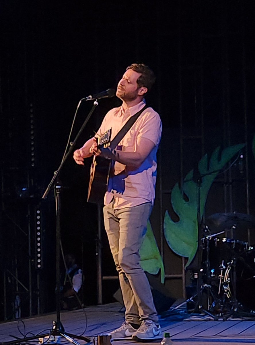 LiveMusicCda's tweet photo. The #GoingSomewhere tour crisscrosses Canada this fall. Get on out and enjoy @danmanganmusic! #SingerSongwriter #OnTour #LiveForLiveMusic https://t.co/jkKbgkuLaP