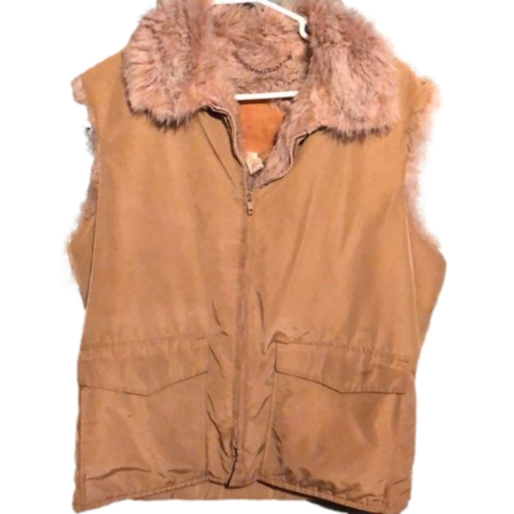 RetrosaurusRex's tweet photo. So good I had to share! Check out all the items I'm loving on @Poshmarkapp #poshmark #fashion #style #shopmycloset #easystreet #woolrich #michaelkors: https://t.co/Er8fQrUEeU https://t.co/67ppByUonO