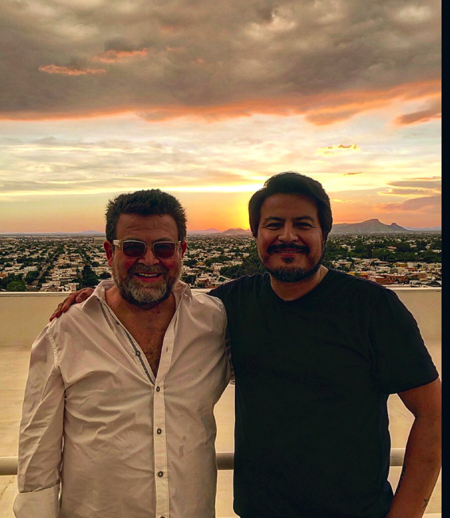 KOKKOZAMBRANO's tweet image. Mi querido amigo @r_rbc muy feliz cumpleaños, te mando un fuerte abrazo… pásala REChingon! 

#TheRockstar 👊🏼