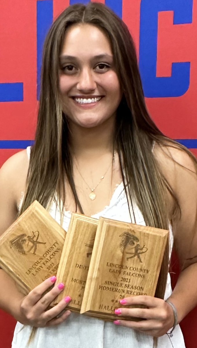 16_hmeeks's tweet photo. Attended my HS softball banquet - 20 HRs and 63 RBIs (HS single season records); .558 BA; TSWA 2023 All-State; 1st Team All Mid-State; District AAA MVP; EVT softball POTY; Nominee State of TN POTY. #letgoletGod @LibertySB @CoachDot_LU @coachkfagan @SamiFagan @unity_json_ross https://t.co/zfDsCO7PyA