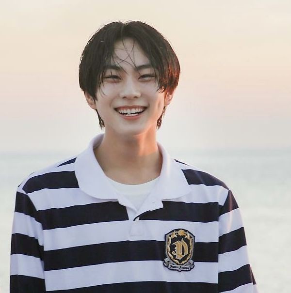 strrnsmine's tweet photo. adik kecil Abang

── Heeseung × Jungwon few tweets au https://t.co/0lIxfk8DmD