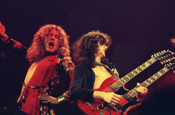 RT @crockpics: Robert Plant and Jimmy Page on stage in Chicago, 1975. Photo by Laurance Ratner. https://t.co/V8Lmg6PLXf
