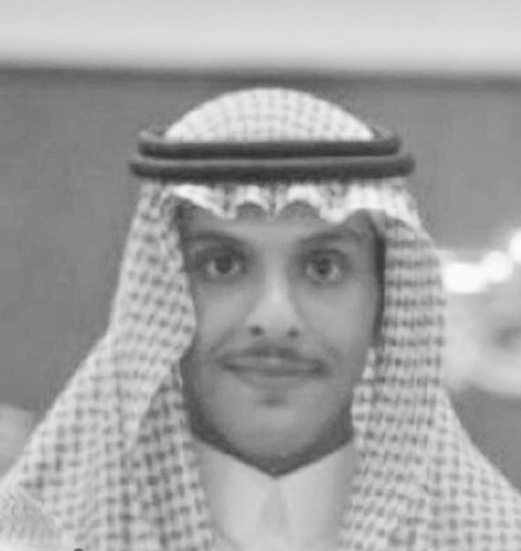 onaizah_multaqa's tweet photo. بالأمس ودعنا الشاب إبراهيم أديب العوهلي، وهو يستعد لخدمة وطنه واليوم ودعنا الشاب ناصر صالح الصويان، وهو يستعد لبناء أسرته الجديدة وسط جمع غفير من المعزين ممن توافدوا لمقبرة الرحمة في #عنيزة والدعاء للفقيدين بالرحمة، اللهم أخلف عليهما شبابهما بالجنة، وأبدلهما دارًا خيرًا من دارهما https://t.co/pCfCTx86Ag