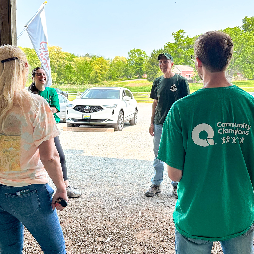 QuickChek's tweet photo. So fun and fulfilling to participate in the Grow a Row event. πWe helped thin peach trees to provide 20,000 servings of fresh produce. #GrowARow #QuickChek https://t.co/wCBzsAEQcH