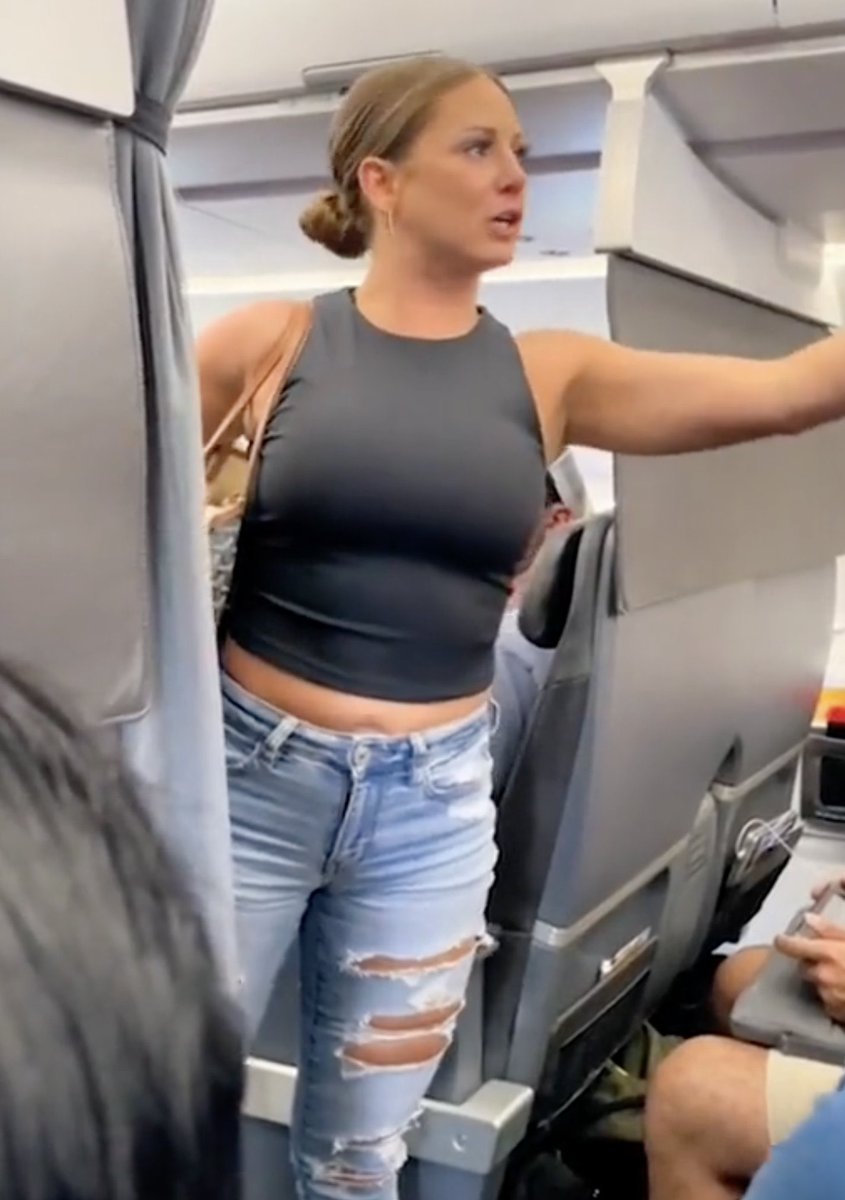 Go_Chynatown's tweet photo. @DailyLoud Every time I see a video of Britney Spears. I can’t help but think. “that mother f***er back there is not real!” https://t.co/1jNJRUVG6S
