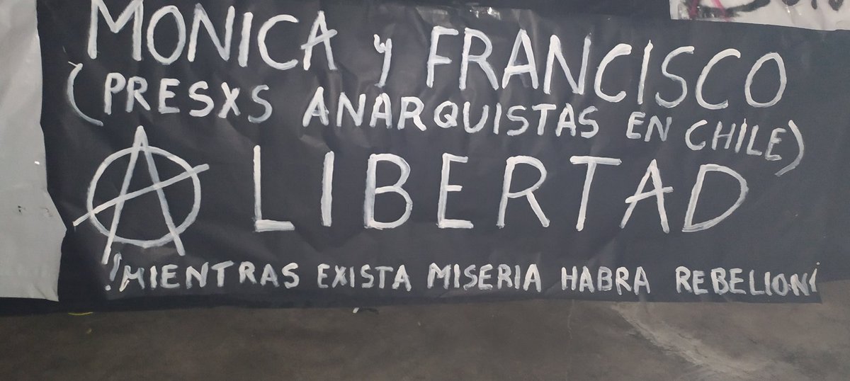 Estamos con vosotrxs #MonicaCaballero y #FranciscoSolar!! 
🖤🏴👊