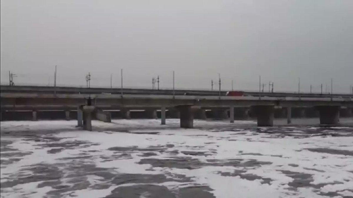 aavedan_m's tweet photo. Why Does Delhi Flood Every Year?? 

To learn more click here - https://t.co/rsuiHWr6ji

#delhiflood #PunjabFloods #YamunaWaterLevel #YamunaFloods #Chandigarh #DelhiRains https://t.co/ugRyNbi4GZ