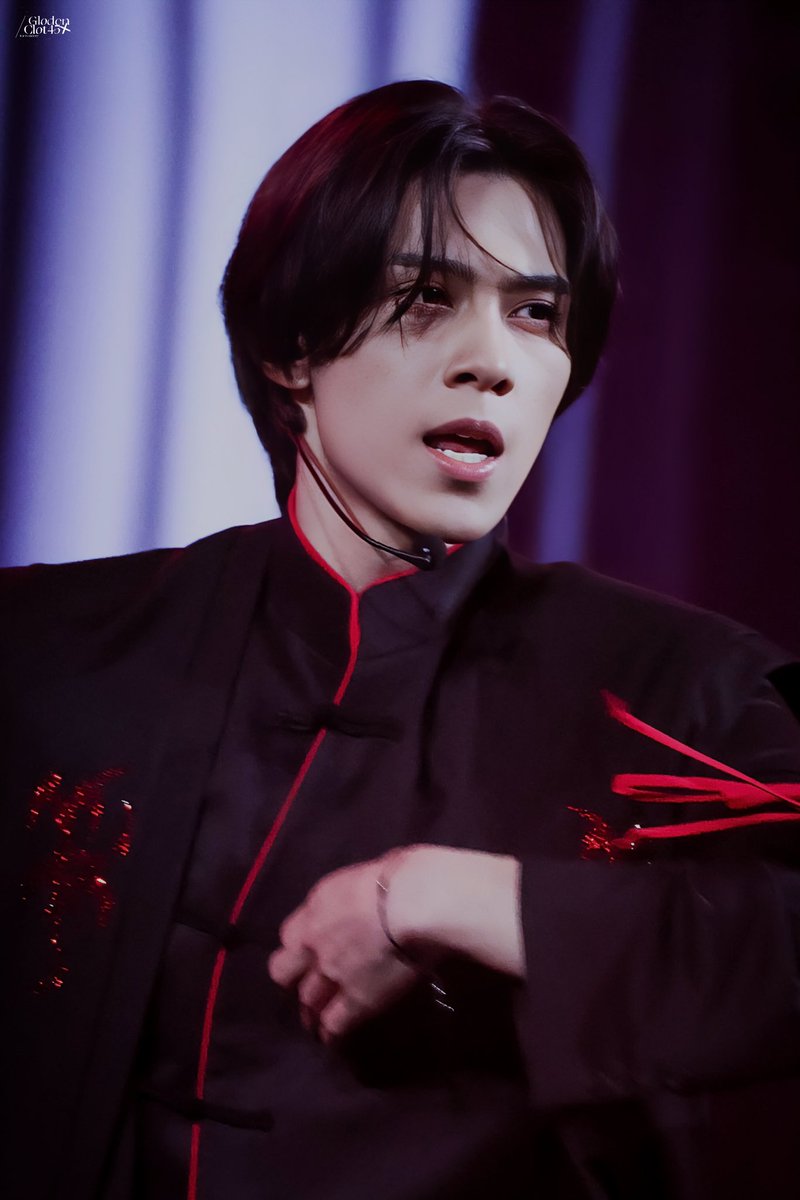GoldenClot45_'s tweet photo. 20230708 TMEA

🩸❤️‍🔥❣️♥️

#Hendery #黃冠亨 #WayV https://t.co/gaBGfNvix3