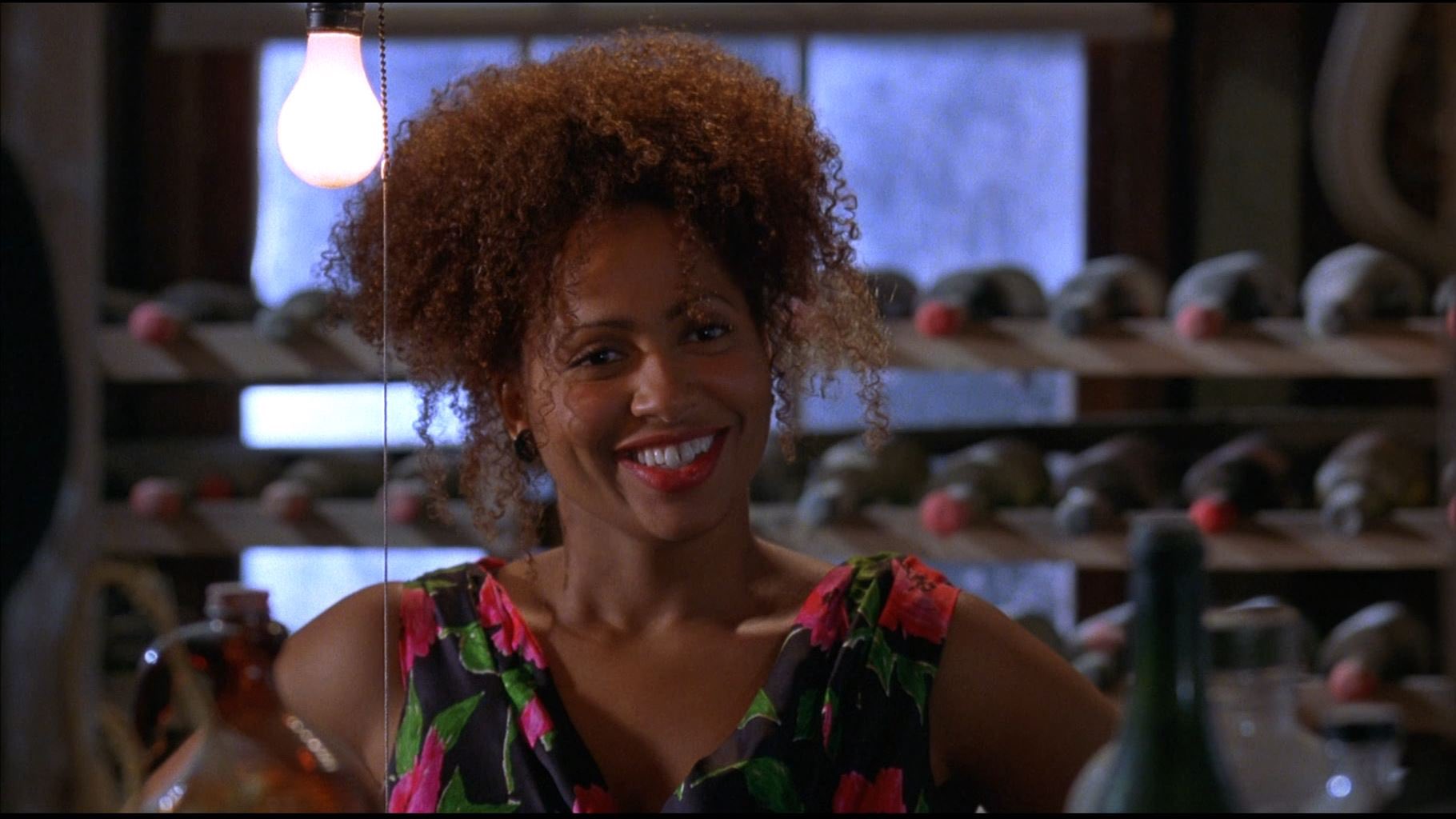 Happy Birthday Lisa Nicole Carson! 