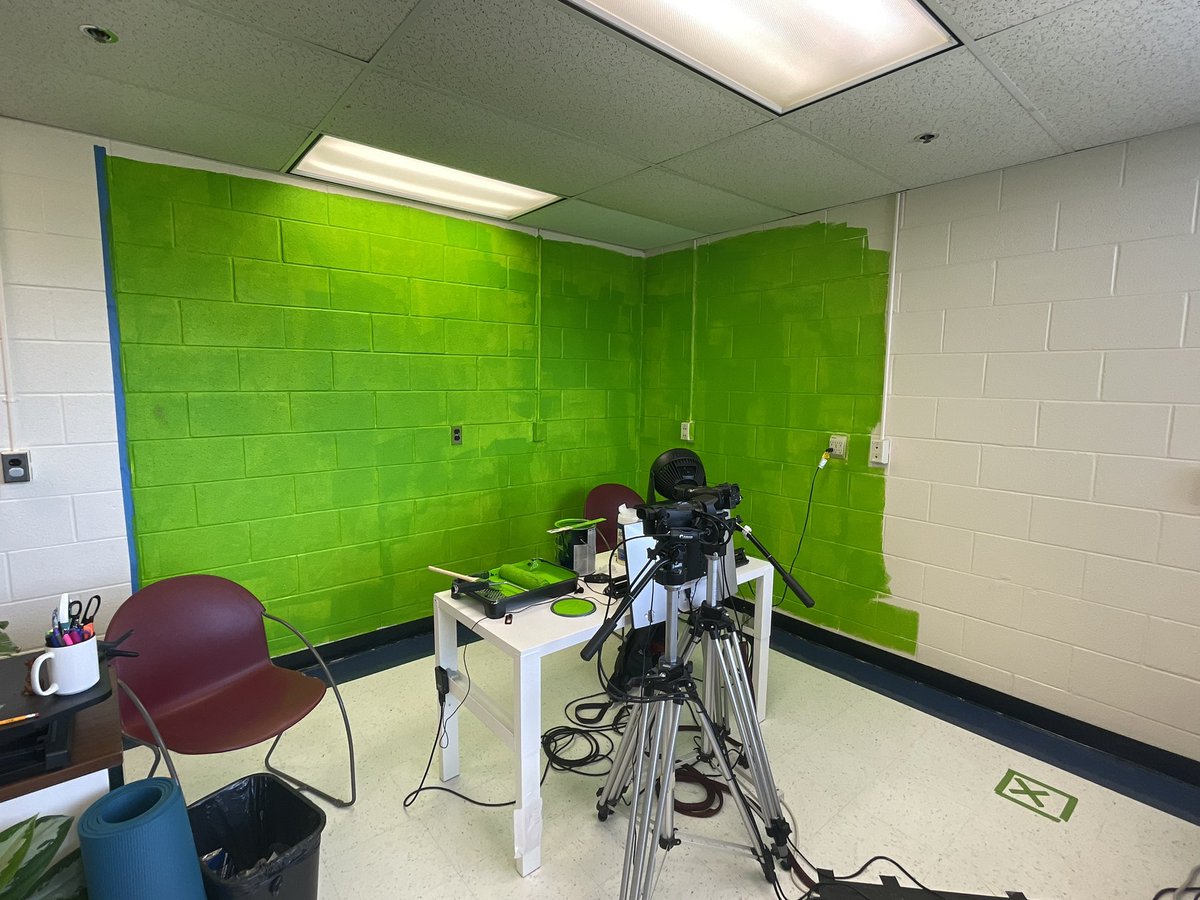 Makin’ progress in the news studio on the first day back! #fcpssbts #studentnews