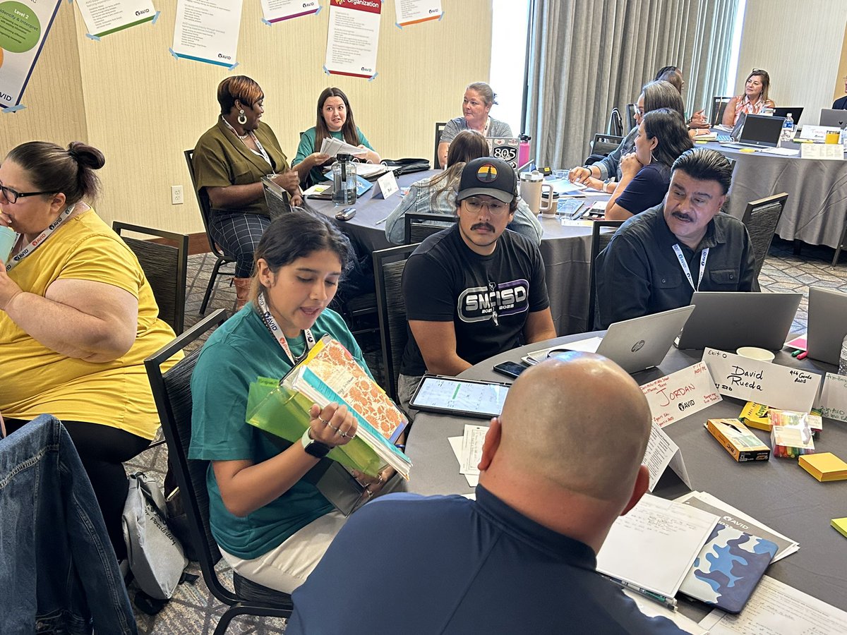 NickKempski's tweet photo. Great Day 1 in San Antonio! Thank you @RHSAVIDBrown for bringing the amazing students by to visit. Always a highlight! #AVIDCommunity #RoadTrip https://t.co/KSW0WhdNaG