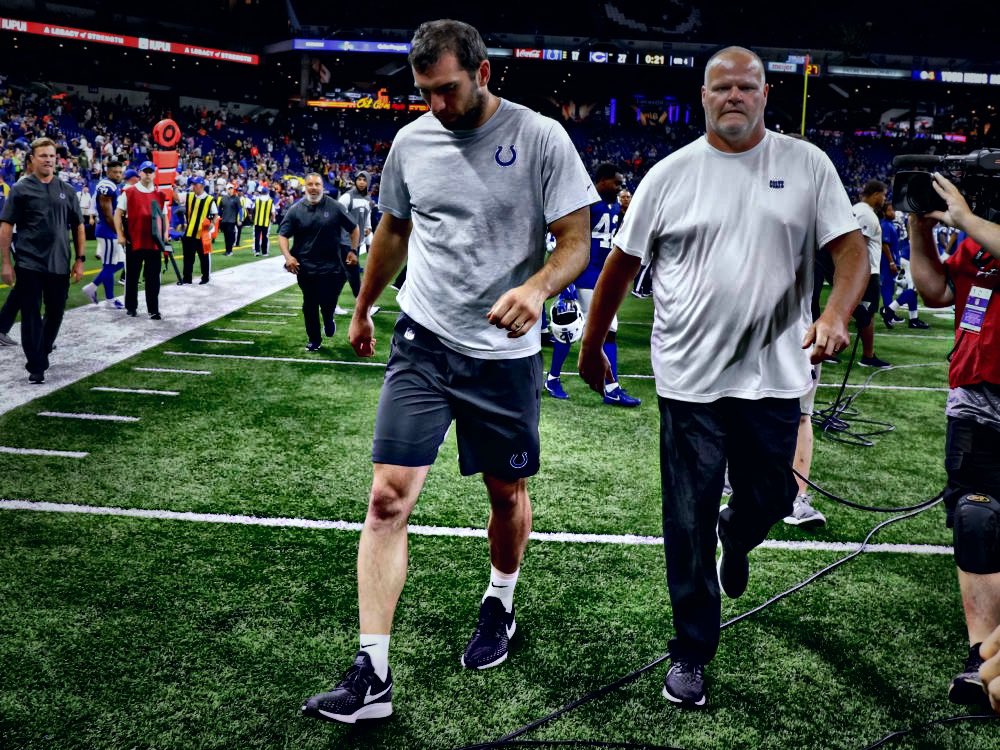 Quote tweet with the saddest moment your favorite sports team has had
I will start Andrew luck’s early retirement https://t.co/5qBl03xyhJ