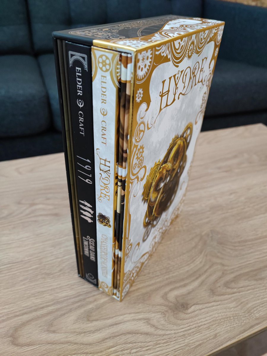 _Elder_Craft_'s tweet photo. Le Barbu du Jeu de Rôle (sur Facebook et Twitter) a reçu son collector de la Game of Rôles Collection, et vous en dévoile toute la beauté de ces ouvrages !

Commandez dès maintenant votre exemplaire sur : https://t.co/Lj0BWWvmW9 https://t.co/dHXSZJYOKo