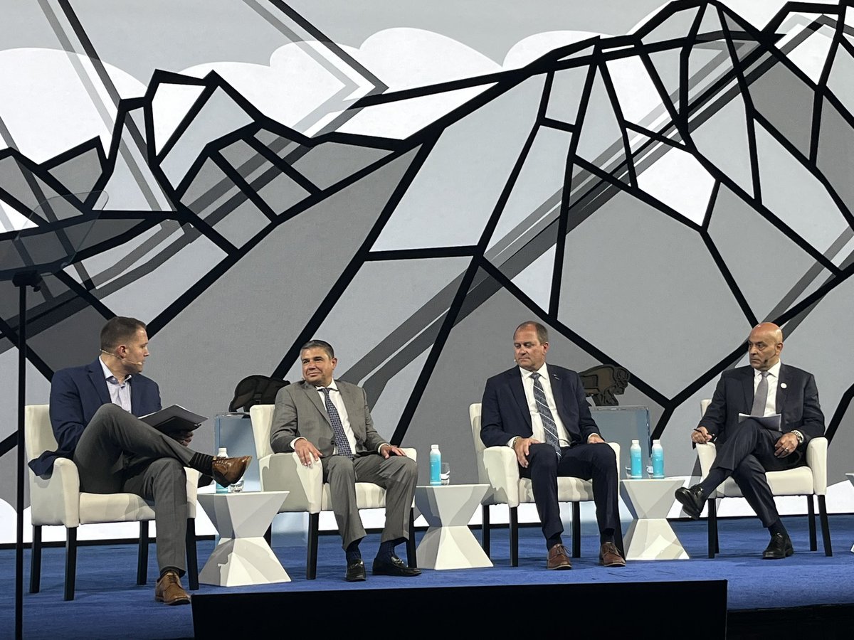 gnlglobal's tweet photo. Plenary: Fuelling the LNG Agenda Innovation. How for the technology stand point increase efficiency, reduce emissions (CCS), and secure safety @bakerhughesco @airproducts #chartsindustry #amazonquantum solutions https://t.co/XPBjF4p553