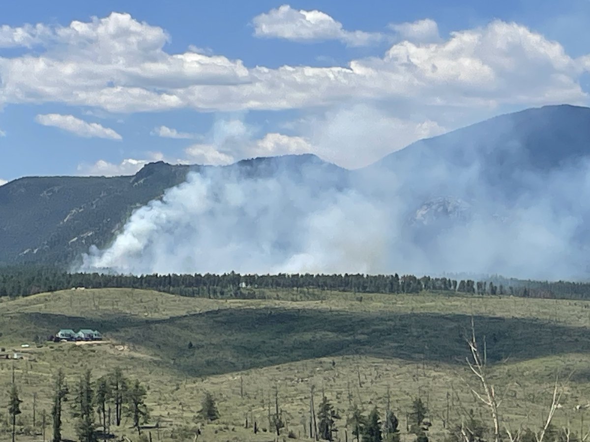Ignitions on the #SandSpringsRX are going well. One resource objective for the RX is to create a sustainable forest by increasing diversity of forest vegetation and wildlife, while enhancing resistance to widespread insects and disease, and mitigating fuel loading. #SouthPlatteRD