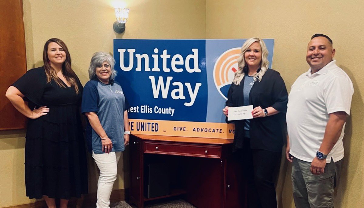 UWEllisCounty's tweet photo. Thank you to @oncor for continuing to be such a generous partner of UWWEC 💙 We appreciate all that you do to give back to our Ellis County community! https://t.co/7zzHdNyyXF