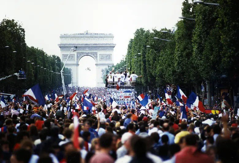 youridjorkaeff's tweet photo. ⭐️POUR L’ÉTERNITÉ ⭐️ https://t.co/7MlyPzfT5x