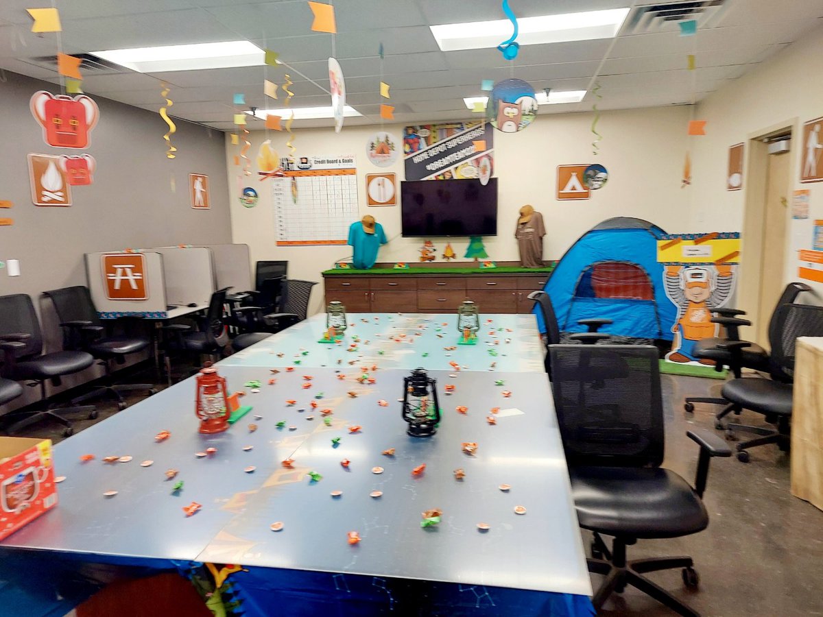 jst4amy's tweet photo. #Dreamteam2217 VOA camp ⛺️ it’s an amazing adventure https://t.co/f9Z1nyMq9u