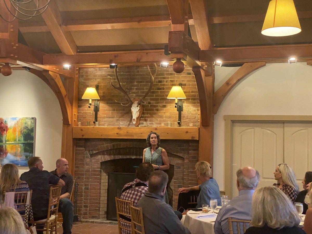 ALTAonline's tweet photo. 🎵 ALTA Large Agents Conference attendees had the pleasure of meeting Kristina Von Trapp, a third-generation member of the Von Trapp family made famous in the 1965 film, "The Sound of Music."
Thank you for your time, Kristina!
#insurance #realestate #LargeAgents #VonTrapp https://t.co/R85YWISKF2