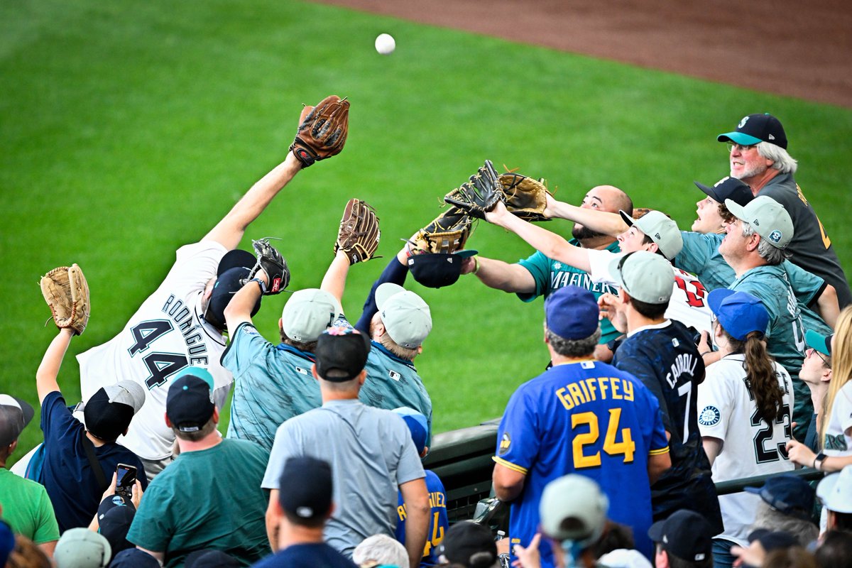 Mariners tweet picture