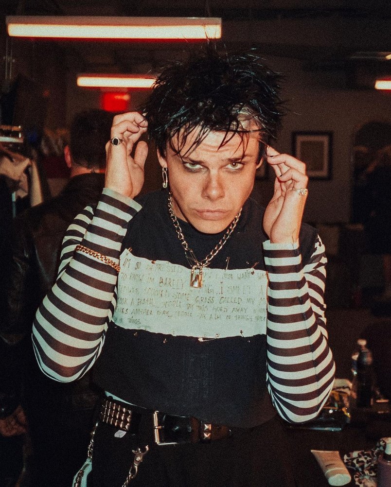 vnssachaos's tweet photo. JAWLINE 🔪 https://t.co/eIjA1uPcp2