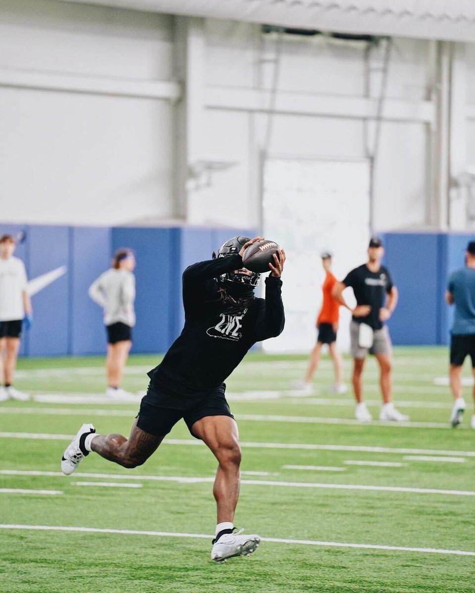 Athlete Studio (@athletestudio) on Twitter photo Loving the hoodie <a href="/Viska2live/">Laviska Shenault Jr</a> 🤩🔥
officialviska2live.com to get your hands on the #2Live collection today! ☝️ Loving the hoodie <a href="/Viska2live/">Laviska Shenault Jr</a> 🤩🔥
officialviska2live.com to get your hands on the #2Live collection today! ☝️