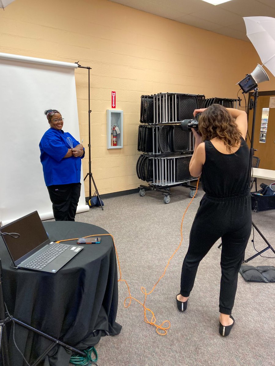 bcplinfo's tweet photo. FREE professional headshots happening this weekend at our Randallstown branch! Get your picture taken for free by a professional photographer from Side A Photography. 

Details:
Saturday, July 15
Noon to 3 p.m.
Registration not required
First come, first served https://t.co/Tf6IY2b8pG