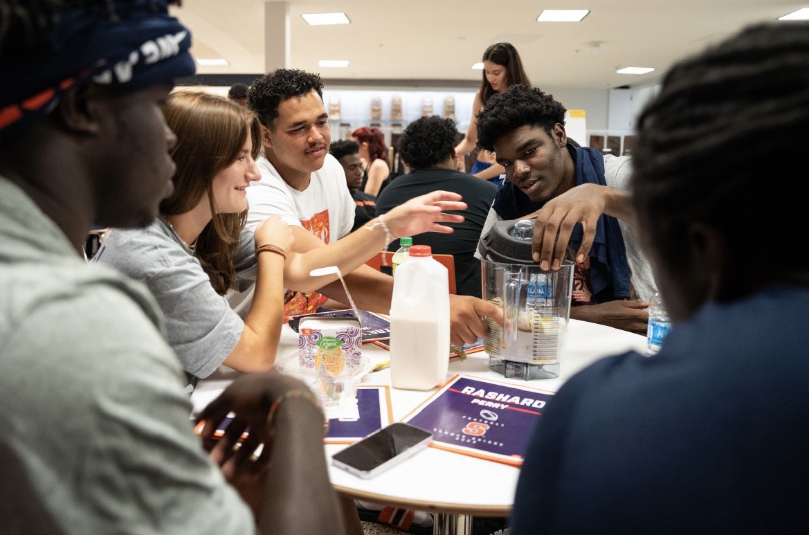 SyracuseSAE's tweet photo. Session 1 of Summer Bridge✔️ Welcoming our first-year student-athletes with intros to mental health performance & nutrition. Thank you to all the staff members who helped make the first session a success!🍊#SAEngage #GoOrange https://t.co/dBnCKax9GM
