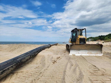 DREDGING: The U.S. Army Corps of Engineers, Detroit District (USACE) resumed dredging in Grand Haven Harbor on Wednesday, July 12, with additional testing for E. Coli and safety measures.
seawayreview.com/1858-2/
#SeawayReview #USACE #dredging