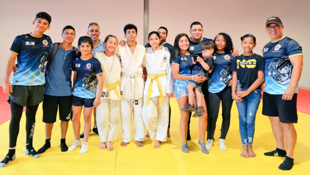 dojoclub_2011's tweet photo. Participación de eliminatoria nacional, rumbo a Juegos CODICADER a realizarse en Nicaragua, del 14 al 17 de septiembre de 2023.

Nos representarán en Nicaragua:

Ivana Tabosky (-44 Kg. F) y Gabriela Valencia (-53 Kg. F).

#DojoJudoClub https://t.co/n5A1fjk86e