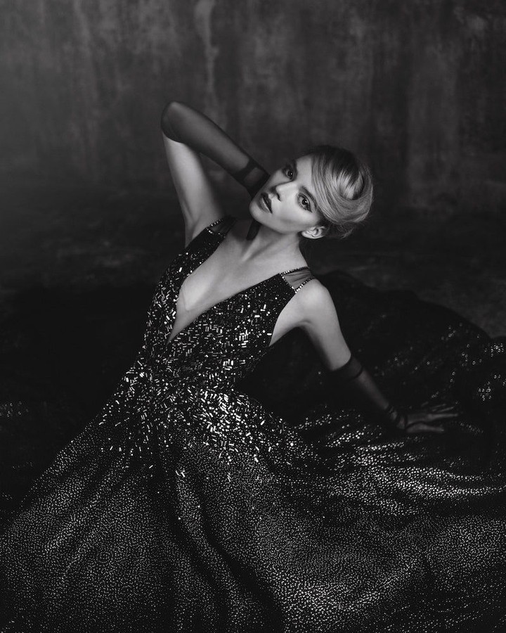 Anya Taylor-Joy | 1883 Magazine,
February 2019

Anya Taylor-Joy wears our 'Arabella' glove in 1883
Magazine. Styled by Michael Miller, photographed by
Pip.

#corneliajames #cj #corneliajamesgloves
...
instagram.com/p/Cum0FDZM2hb/