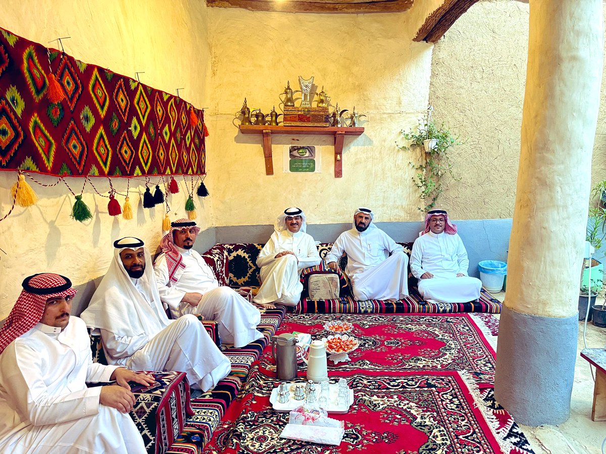 toa5968's tweet photo. #حرمة سعدنا هذا اليوم بزيارة ضيوف إدارة التعليم بمحافظة المجمعة قسم العلاقات العامة ( برنامج المهارات الاحترافية ) من عدد من المحافظات وقد قاموا بجولة في #حرمةالتاريخية وزيارة بعض المنازل .  
ومحمية ابني محمد للطيور🌹 https://t.co/qD8KurcftP