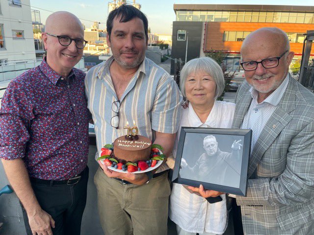 JeffreyRyanComp's tweet image. Celebrating the maestro: Last evening a few Vancouver friends gathered to mark what would have been @BramwellTovey’s 70th birthday. Gone too soon, lovingly remembered, ever missed. @gazechristopher #Bramwell