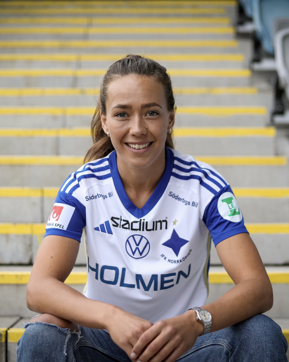 ifknorrkoping's tweet photo. Varmt välkommen, Elin! 🤝

IFK Norrköping har gjort klart med den 31-åriga försvararen Elin Landström. “Det känns otroligt bra, jag är väldigt glad och stolt”, säger nyförvärvet.

Läs mer ➡️ https://t.co/6UdECEKSi5

⚪️🔵#ifknorrköping https://t.co/0h8CG7mYmL